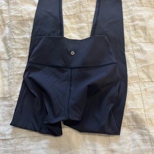 Lululemon Wunder Under Navy Blue High-Waisted Leggings. Size 6